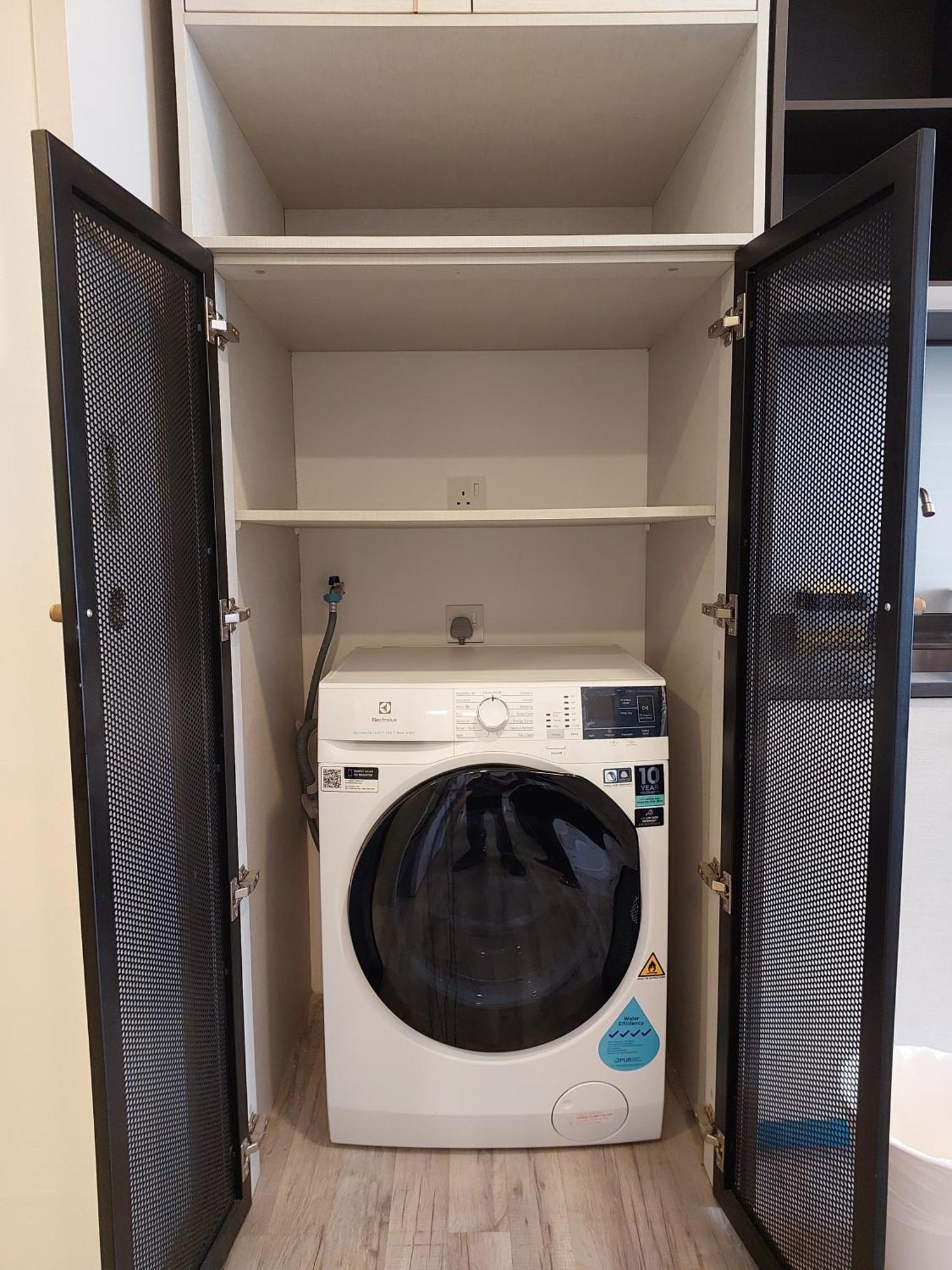 Millerz Square By Mykey Apartamento Kuala Lumpur Exterior foto A washing machine in a laundry room