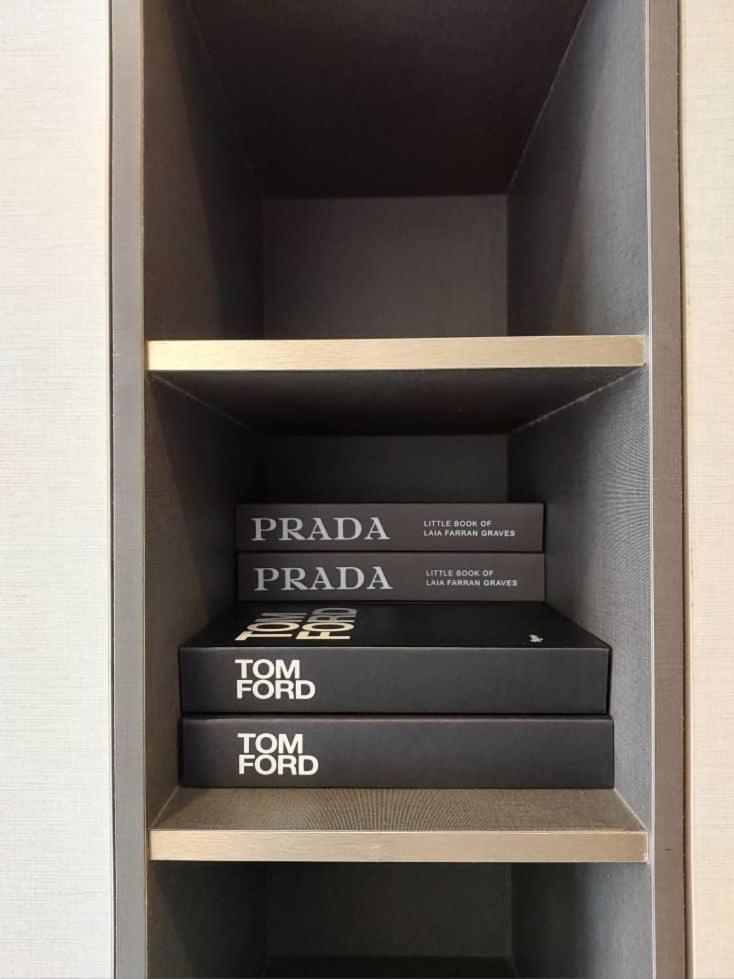 Millerz Square By Mykey Apartamento Kuala Lumpur Exterior foto Tom Ford book